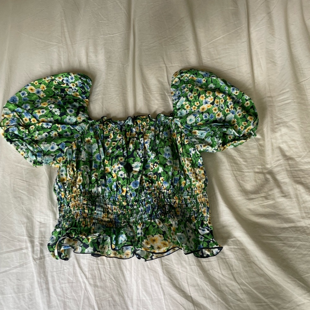 Cute Green Ribbed Cropped Top with Doll Sleeves